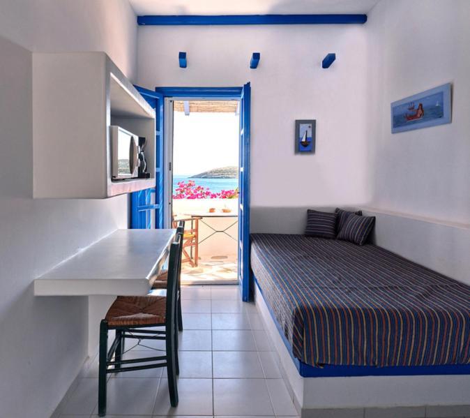 Blue Dolphin Antiparos Villas And Suites Agios Georgios  Exterior foto